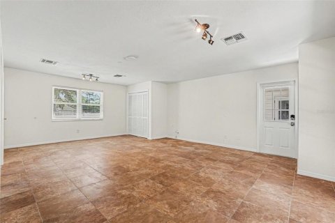 House in Spring Hill, Florida 4 bedrooms, 280.56 sq.m. № 2117388 - photo 15