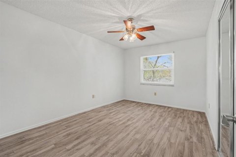 House in Spring Hill, Florida 4 bedrooms, 280.56 sq.m. № 2117388 - photo 26