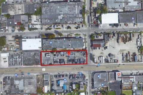 Propiedad comercial en venta en Miami, Florida № 1695085 - foto 1