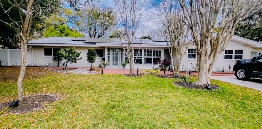 Villa ou maison à Lakeland, Floride 4 chambres, 234.3 m2 № 1969059