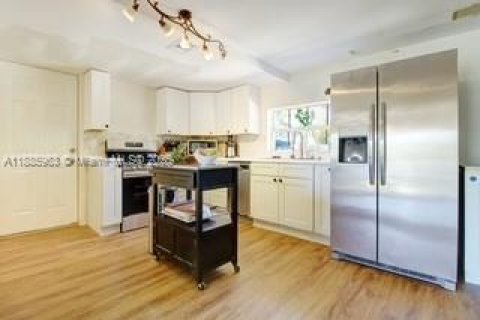 Casa en venta en Key Largo, Florida, 2 dormitorios № 1932677 - foto 4