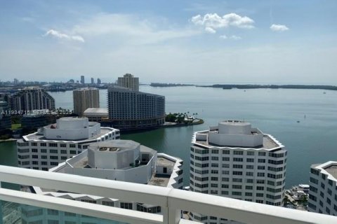 Condominio en alquiler en Miami, Florida, 2 dormitorios, 118.73 m2 № 1992923 - foto 2