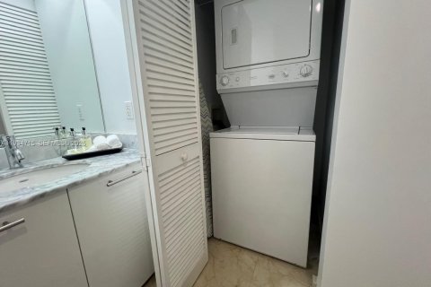 Condominio en alquiler en Miami, Florida, 2 dormitorios, 118.73 m2 № 1992923 - foto 21