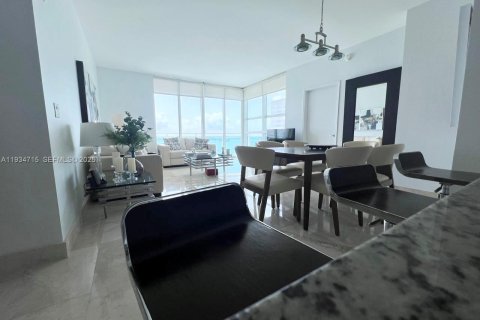 Condominio en alquiler en Miami, Florida, 2 dormitorios, 118.73 m2 № 1992923 - foto 9