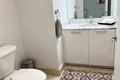 Condominio en alquiler en Miami, Florida, 2 dormitorios, 118.73 m2 № 1992923 - foto 20