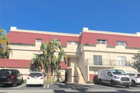 Condo in Pinecrest, Florida, 3 bedrooms  № 1729881 - photo 14