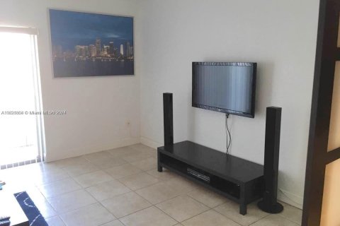 Condo in Pinecrest, Florida, 3 bedrooms  № 1729881 - photo 4