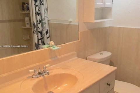 Condo in Pinecrest, Florida, 3 bedrooms  № 1729881 - photo 7