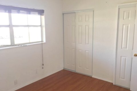 Condo in Pinecrest, Florida, 3 bedrooms  № 1729881 - photo 6