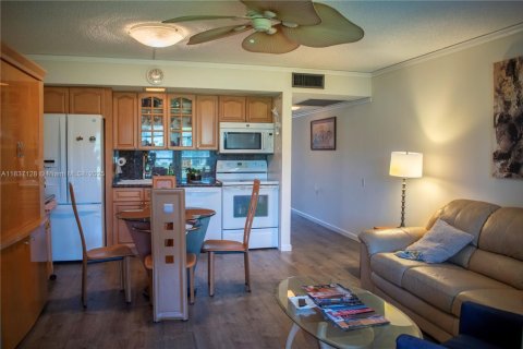 Condo in Coconut Creek, Florida, 1 bedroom  № 1821842 - photo 4