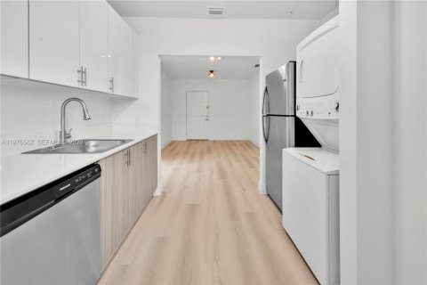 Apartment in Miami, Florida 2 bedrooms, 61.69 sq.m. № 2040514 - photo 3