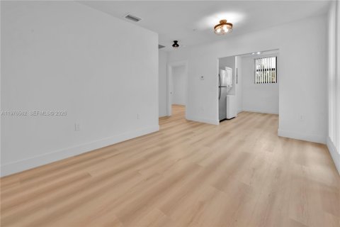 Apartment in Miami, Florida 2 bedrooms, 61.69 sq.m. № 2040514
