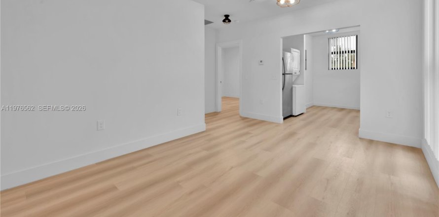 Apartment in Miami, Florida 2 bedrooms, 61.69 sq.m. № 2040514