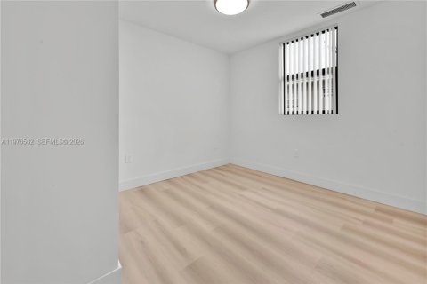 Apartment in Miami, Florida 2 bedrooms, 61.69 sq.m. № 2040514 - photo 4