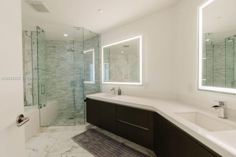 Condo in Miami, Florida, 2 bedrooms № 2185899 - photo 20
