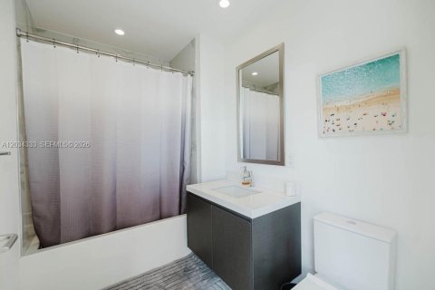 Condo in Miami, Florida, 2 bedrooms № 2185899 - photo 29