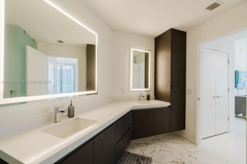 Condo in Miami, Florida, 2 bedrooms № 2185899 - photo 22