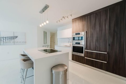 Condo in Miami, Florida, 2 bedrooms № 2185899 - photo 25