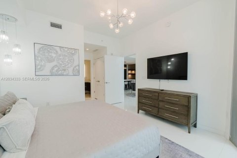 Condo in Miami, Florida, 2 bedrooms № 2185899 - photo 15