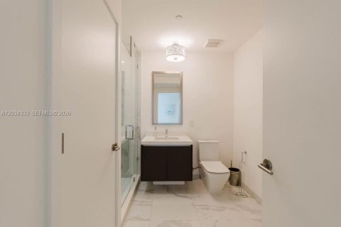 Condo in Miami, Florida, 2 bedrooms № 2185899 - photo 5