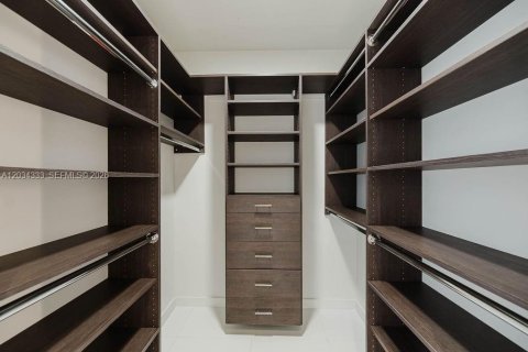 Condo in Miami, Florida, 2 bedrooms № 2185899 - photo 19