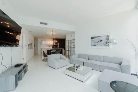 Condo in Miami, Florida, 2 bedrooms № 2185899 - photo 12