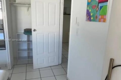 Copropriété à vendre à Miami Beach, Floride: 1 chambre, 45.52 m2 № 1988247 - photo 4
