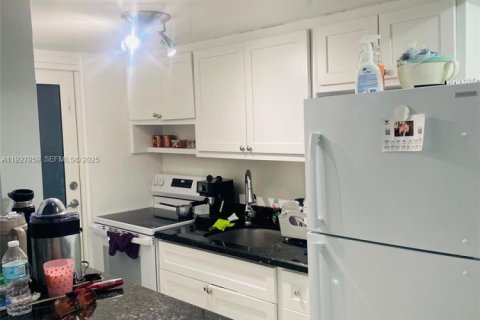 Copropriété à vendre à Miami Beach, Floride: 1 chambre, 45.52 m2 № 1988247 - photo 10