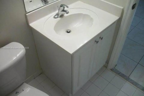 Condo in Cutler Bay, Florida, 2 bedrooms  № 1890587 - photo 16