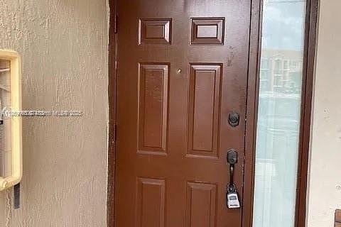Condo in Cutler Bay, Florida, 2 bedrooms  № 1890587 - photo 12