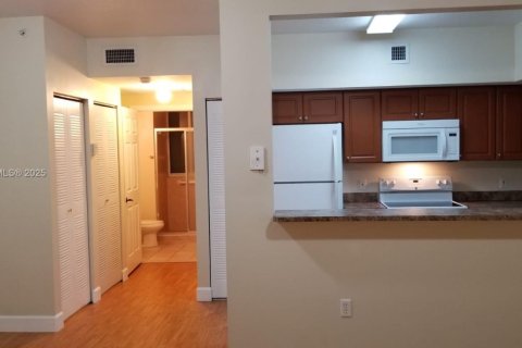Condo in Coral Gables, Florida, 1 bedroom  № 1878788 - photo 10