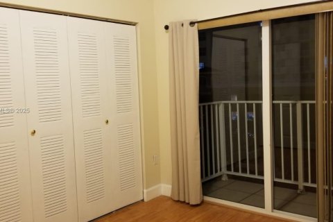 Condo in Coral Gables, Florida, 1 bedroom  № 1878788 - photo 19