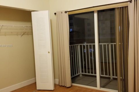 Condo in Coral Gables, Florida, 1 bedroom  № 1878788 - photo 21