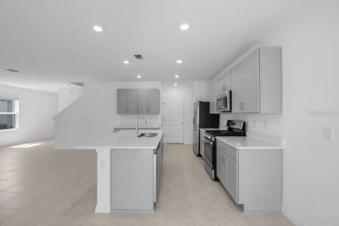 Casa en venta en Groveland, Florida, 4 dormitorios, 210.98 m2 № 1907851 - foto 4