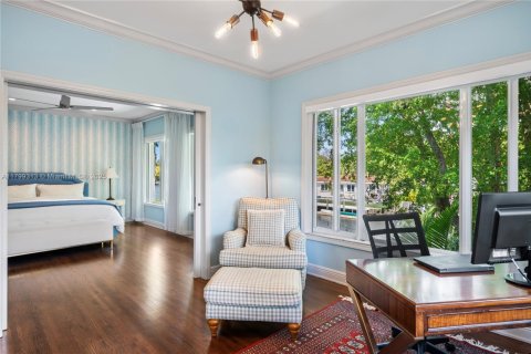 House in Coral Gables, Florida 4 bedrooms, 313.27 sq.m. № 1683189 - photo 21