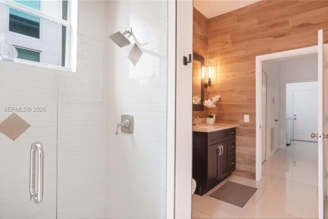 House in Weston, Florida 4 bedrooms, 369.66 sq.m. № 2049728 - photo 18