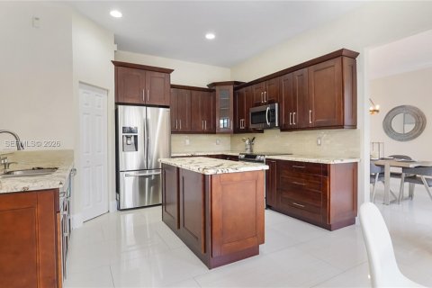 House in Weston, Florida 4 bedrooms, 369.66 sq.m. № 2049728 - photo 12