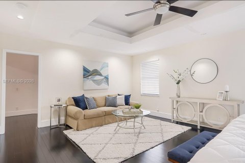 House in Weston, Florida 4 bedrooms, 369.66 sq.m. № 2049728 - photo 29