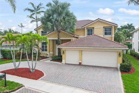 House in Weston, Florida 4 bedrooms, 369.66 sq.m. № 2049728