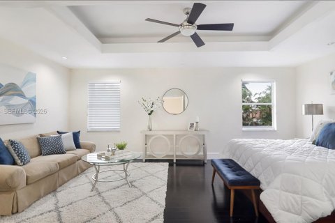 House in Weston, Florida 4 bedrooms, 369.66 sq.m. № 2049728 - photo 25