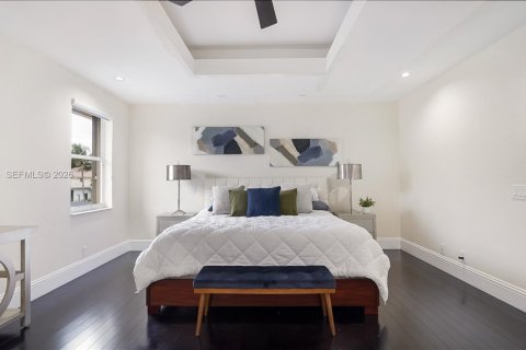 House in Weston, Florida 4 bedrooms, 369.66 sq.m. № 2049728 - photo 27