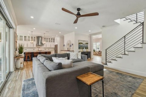 Villa ou maison à vendre à Tampa, Floride: 5 chambres, 384.71 m2 № 2095341 - photo 15