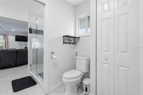 House in Lutz, Florida 5 bedrooms, 408.86 sq.m. № 2220415 - photo 29