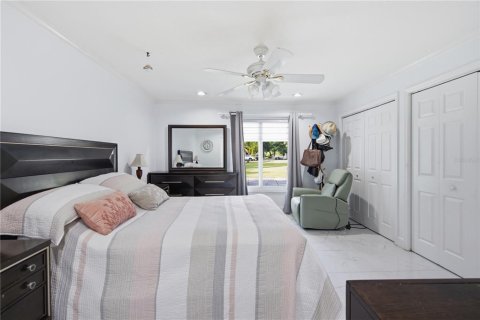 House in Lutz, Florida 5 bedrooms, 408.86 sq.m. № 2220415 - photo 15