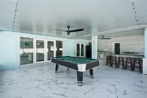 House in Lutz, Florida 5 bedrooms, 408.86 sq.m. № 2220415 - photo 8