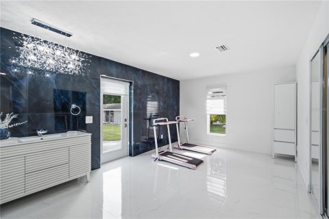 House in Lutz, Florida 5 bedrooms, 408.86 sq.m. № 2220415 - photo 25