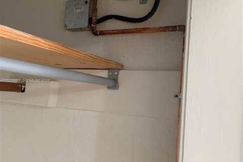 Immobilier commercial à louer à Hollywood, Floride: 1 chambre, 57.6 m2 № 2006645 - photo 10