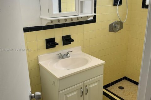 Immobilier commercial à louer à Hollywood, Floride: 1 chambre, 57.6 m2 № 2006645 - photo 11