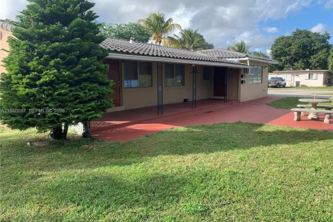 Immobilier commercial à louer à Hollywood, Floride: 1 chambre, 57.6 m2 № 2006645 - photo 3