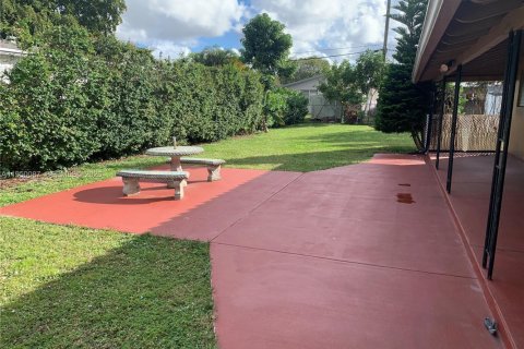 Immobilier commercial à louer à Hollywood, Floride: 1 chambre, 57.6 m2 № 2006645 - photo 15